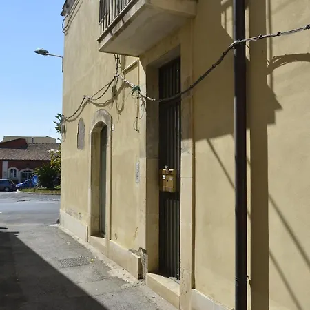 Apartment Teseo Siracusa In Ortigia Fuori Dalla Ztl